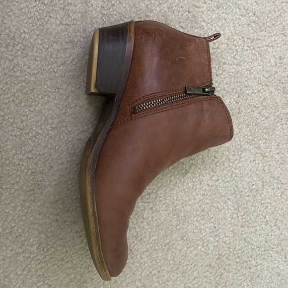 Lucky brand toffee colored ankle boots. Distressed look. - Picture 3 of 3